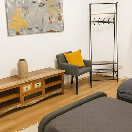 Apartment Uevilla Fuer Freunde 3 Schlafzimmer *