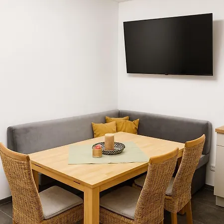 Uevilla Fuer Freunde 3 Schlafzimmer Apartment Bamberg